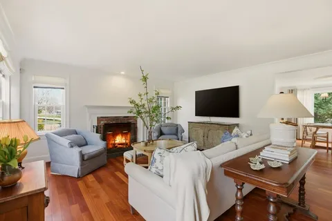 $1,350,000 | 189 Lambie Circle, Portsmouth, RI 02871