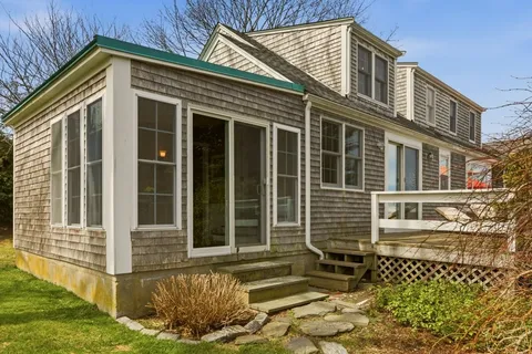 $1,350,000 | 189 Lambie Circle, Portsmouth, RI 02871