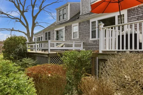 $1,350,000 | 189 Lambie Circle, Portsmouth, RI 02871