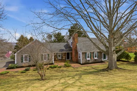 $1,350,000 | 189 Lambie Circle, Portsmouth, RI 02871