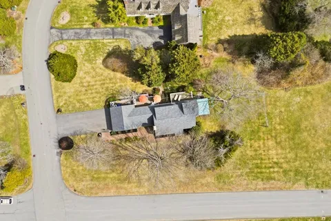 $1,350,000 | 189 Lambie Circle, Portsmouth, RI 02871