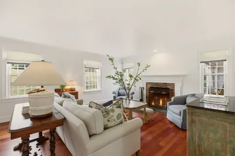 $1,350,000 | 189 Lambie Circle, Portsmouth, RI 02871