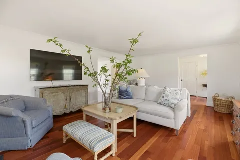 $1,350,000 | 189 Lambie Circle, Portsmouth, RI 02871