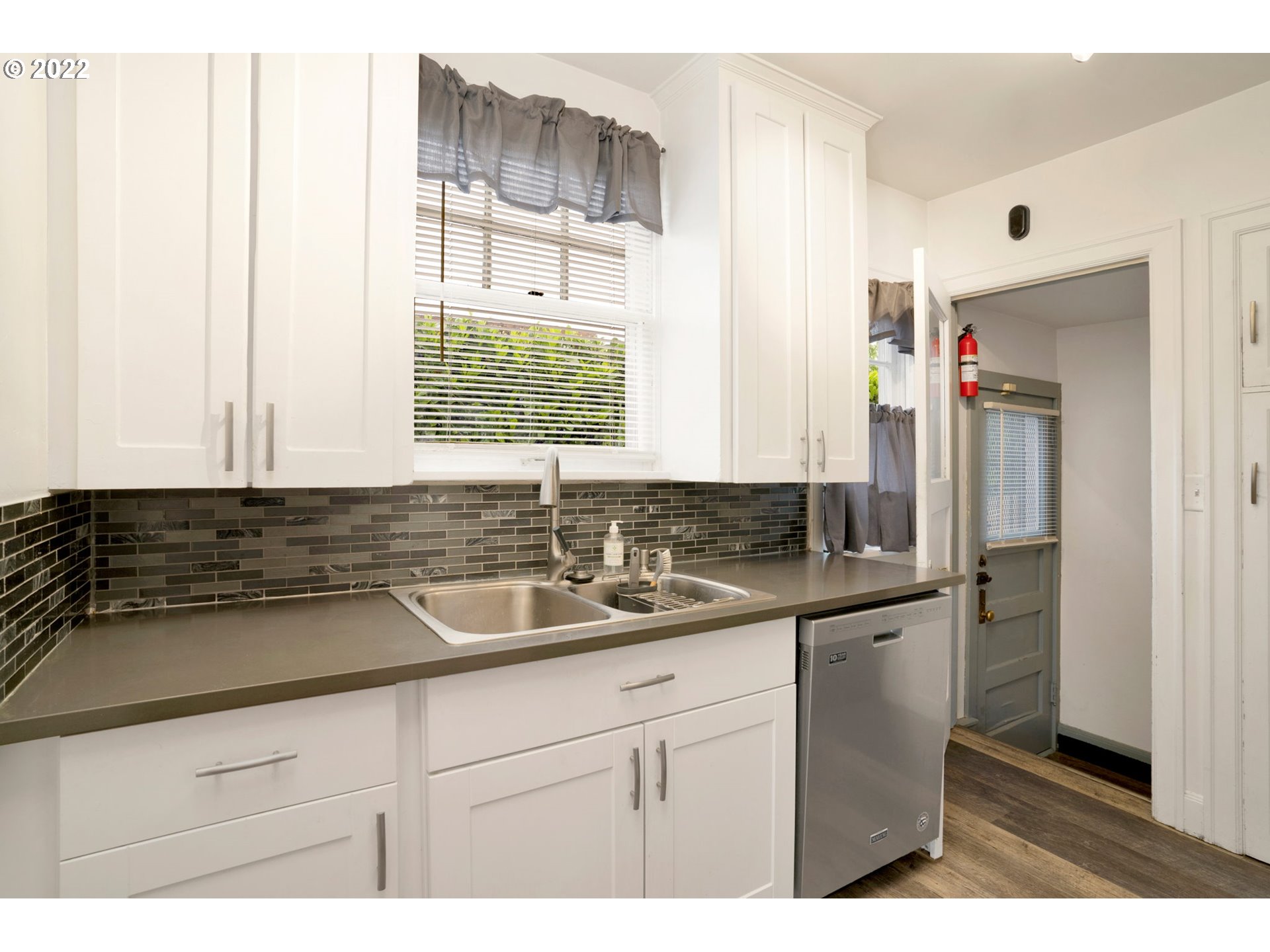 1317 North Rosa Parks Way Portland, OR 97217 - Photo 9 of 31 Gallery Image 9