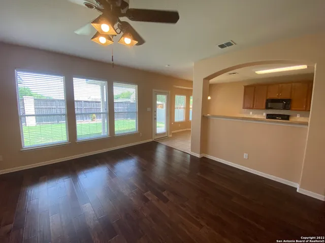 $2,350 | 121 Deer Wood Oaks, Boerne, TX 78006