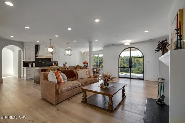 $1,490,000 | 27022 Hines Valley Road, Loudon, TN 37774