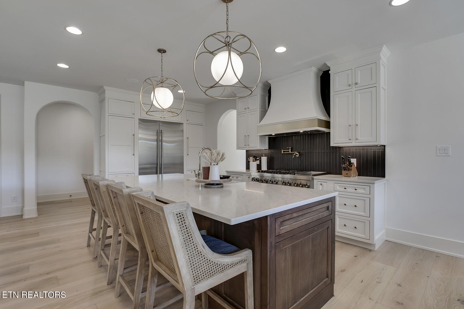 27022 Hines Valley Road Loudon, TN 37774 - Photo 16 of 60 16_HinesValleyRoad_27022_BreakfastBar01