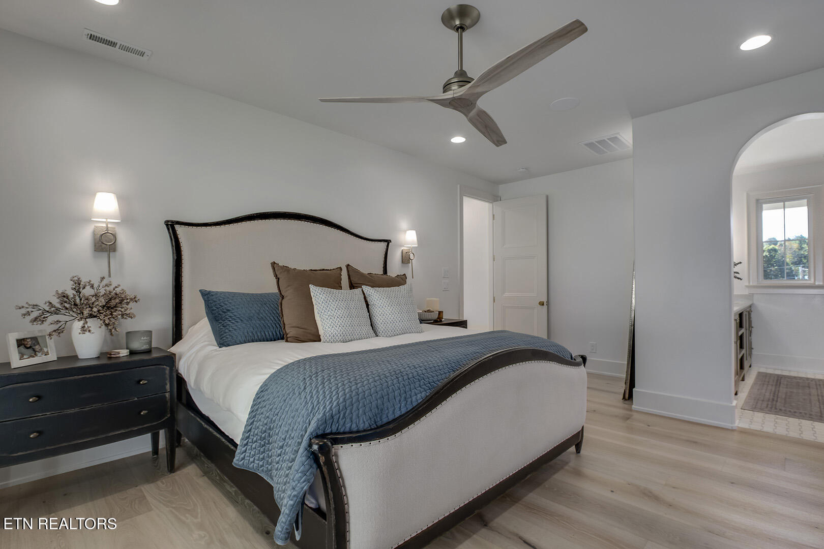 27022 Hines Valley Road Loudon, TN 37774 - Photo 34 of 60 34_HinesValleyRoad_27022_MasterBedroom02