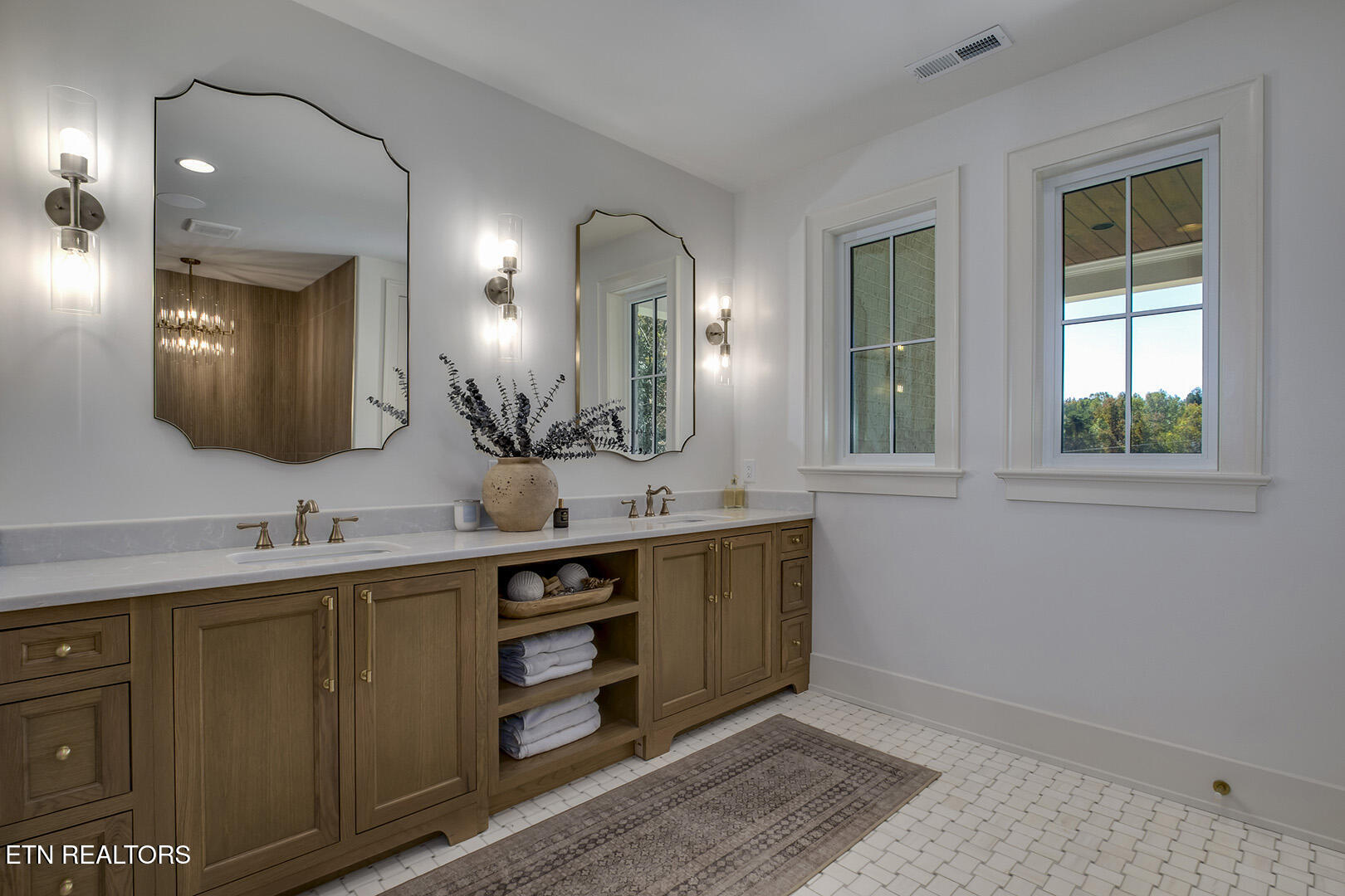 27022 Hines Valley Road Loudon, TN 37774 - Photo 35 of 60 35_HinesValleyRoad_27022_MasterBath01