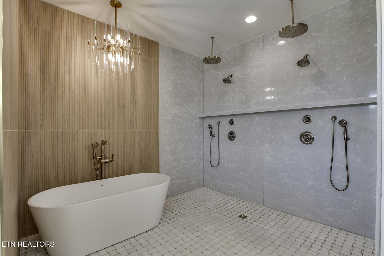 27022 Hines Valley Road Loudon, TN 37774 - Photo 36 of 60 36_HinesValleyRoad_27022_MasterBath02