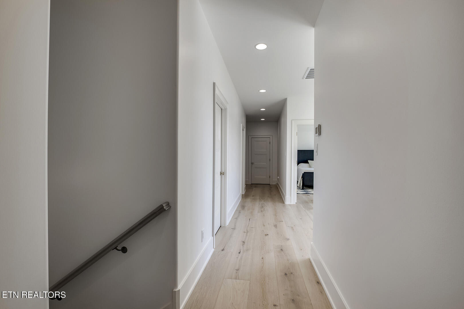 27022 Hines Valley Road Loudon, TN 37774 - Photo 38 of 60 38_HinesValleyRoad_27022_UpperHall