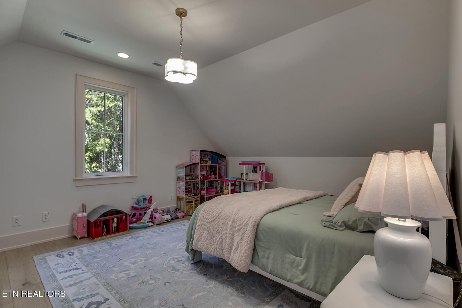 27022 Hines Valley Road Loudon, TN 37774 - Photo 39 of 60 39_HinesValleyRoad_27022_Bedroom2