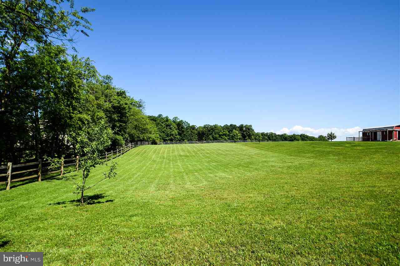 1358 New Park Road Fawn Grove, PA 17321 - Photo 4 of 36 Gallery Image 4