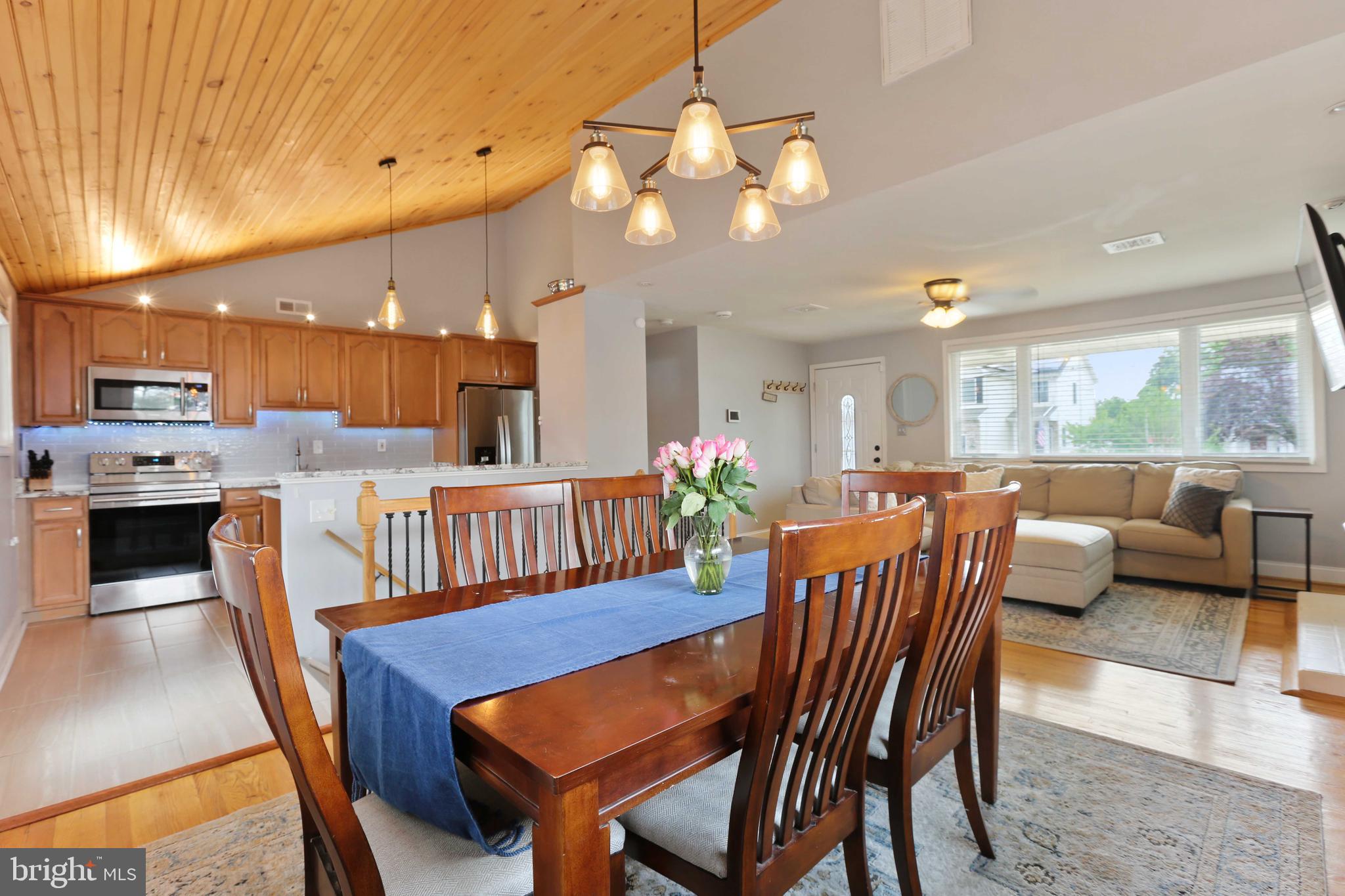 8425 Garden Road Pasadena, MD 21122 - Photo 12 of 36 Dining Room