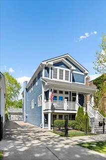 $1,300,000 | 4320 North Whipple Street, Chicago, IL 60618