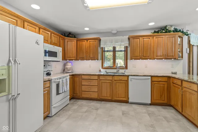 $469,900 | 6611 South 500 East, Gas City, IN 46933