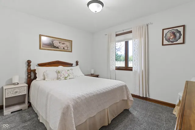 $469,900 | 6611 South 500 East, Gas City, IN 46933