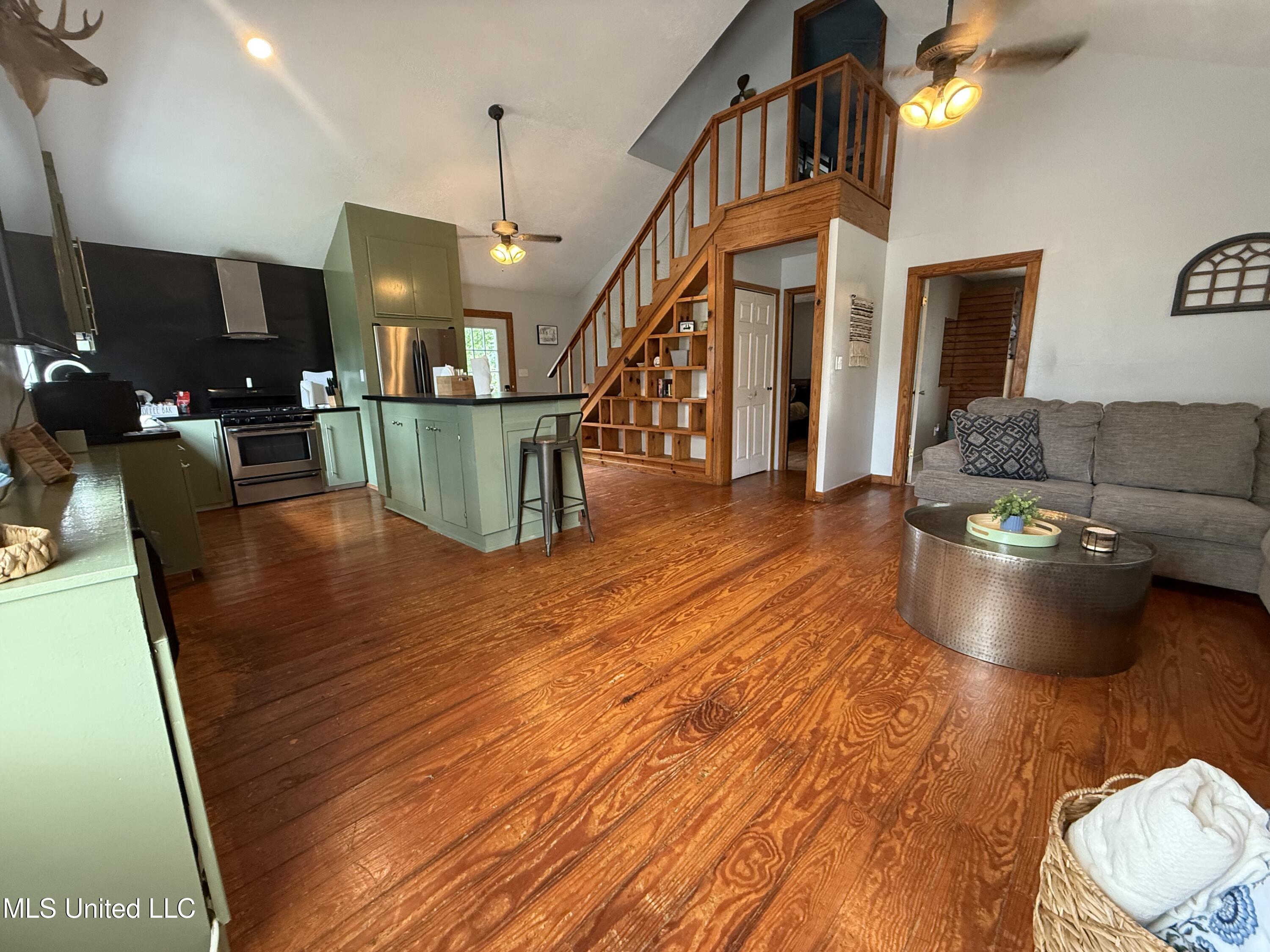 98 Ashley Street Vicksburg, MS 39183 - Photo 5 of 14 IMG_2740