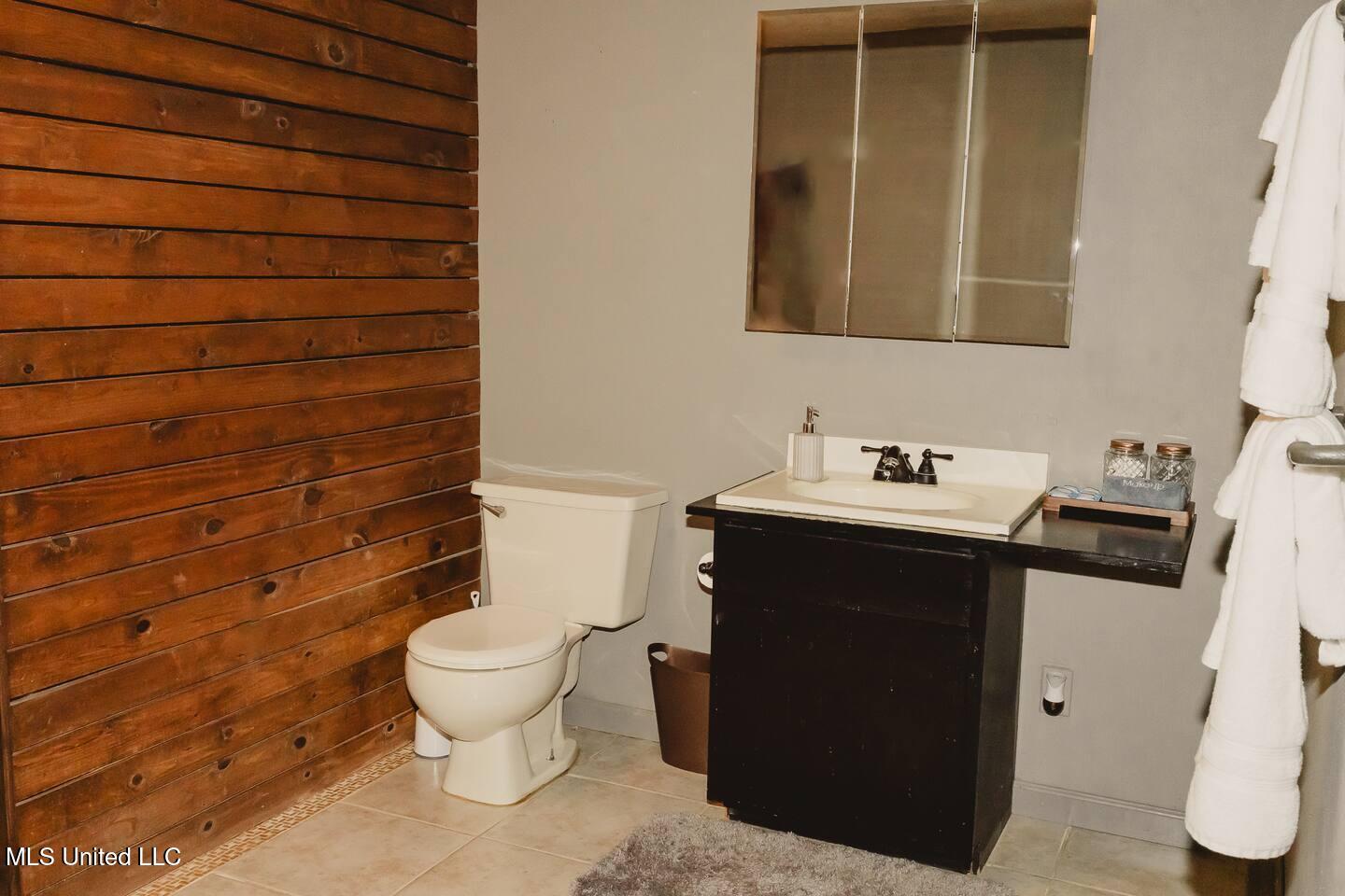 98 Ashley Street Vicksburg, MS 39183 - Photo 9 of 14 98 Ashley 2