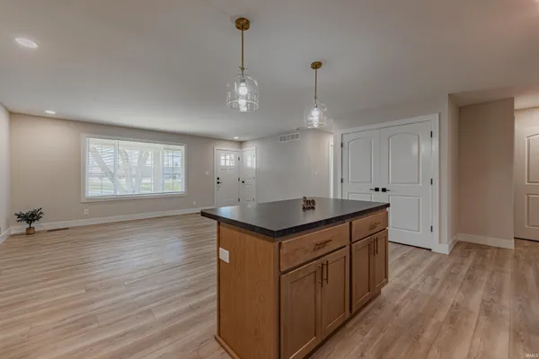 $2,695 | 441 Lawrence Drive, Mount Vernon, IN 47620