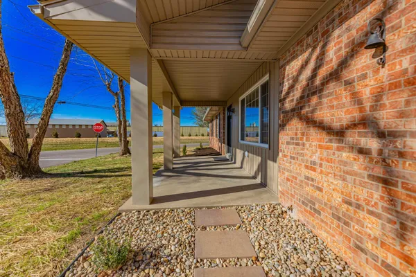 $2,695 | 441 Lawrence Drive, Mount Vernon, IN 47620