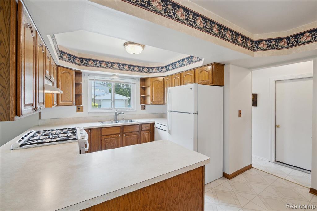 2697 Rhodes Drive Troy, MI 48083 - Photo 16 of 45 Gallery Image 16