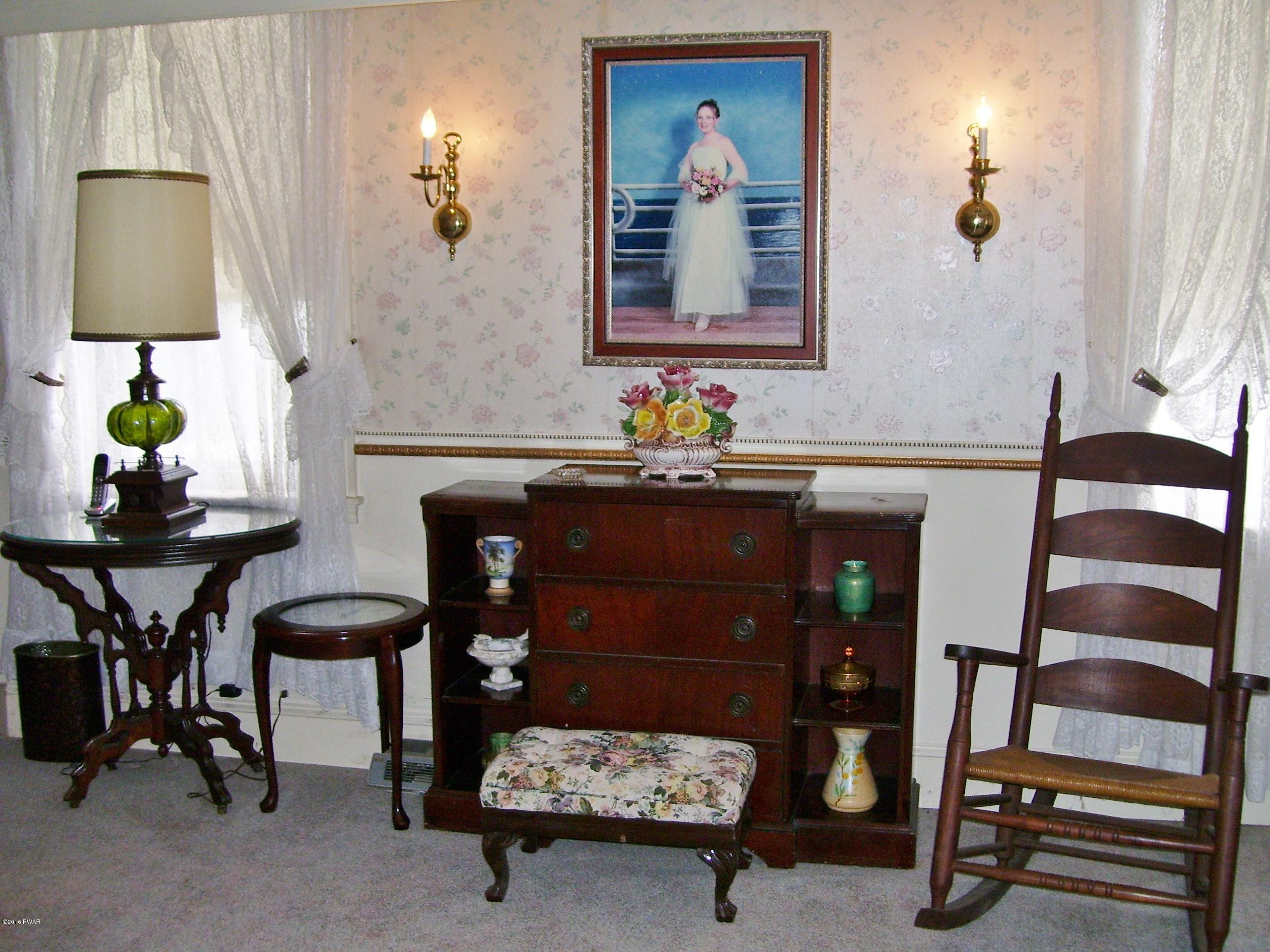 946 Main Street Newfoundland, PA 18445 - Photo 8 of 57