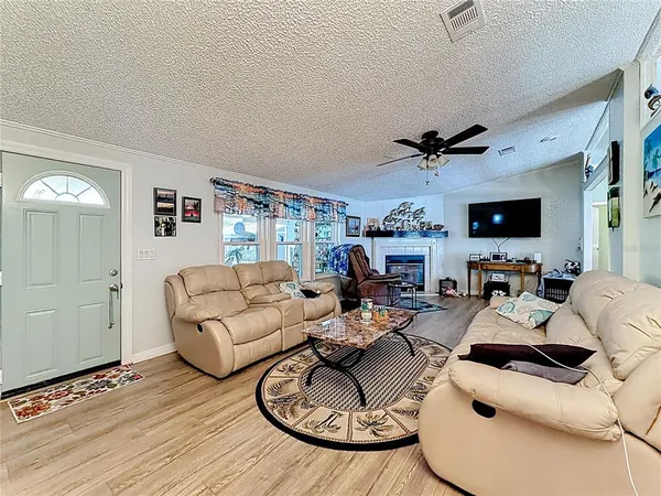 $265,000 | 2523 Karen Drive, Mount Dora, FL 32757