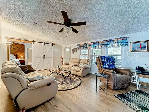 $265,000 | 2523 Karen Drive, Mount Dora, FL 32757