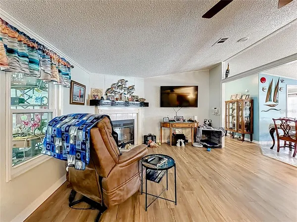 $265,000 | 2523 Karen Drive, Mount Dora, FL 32757