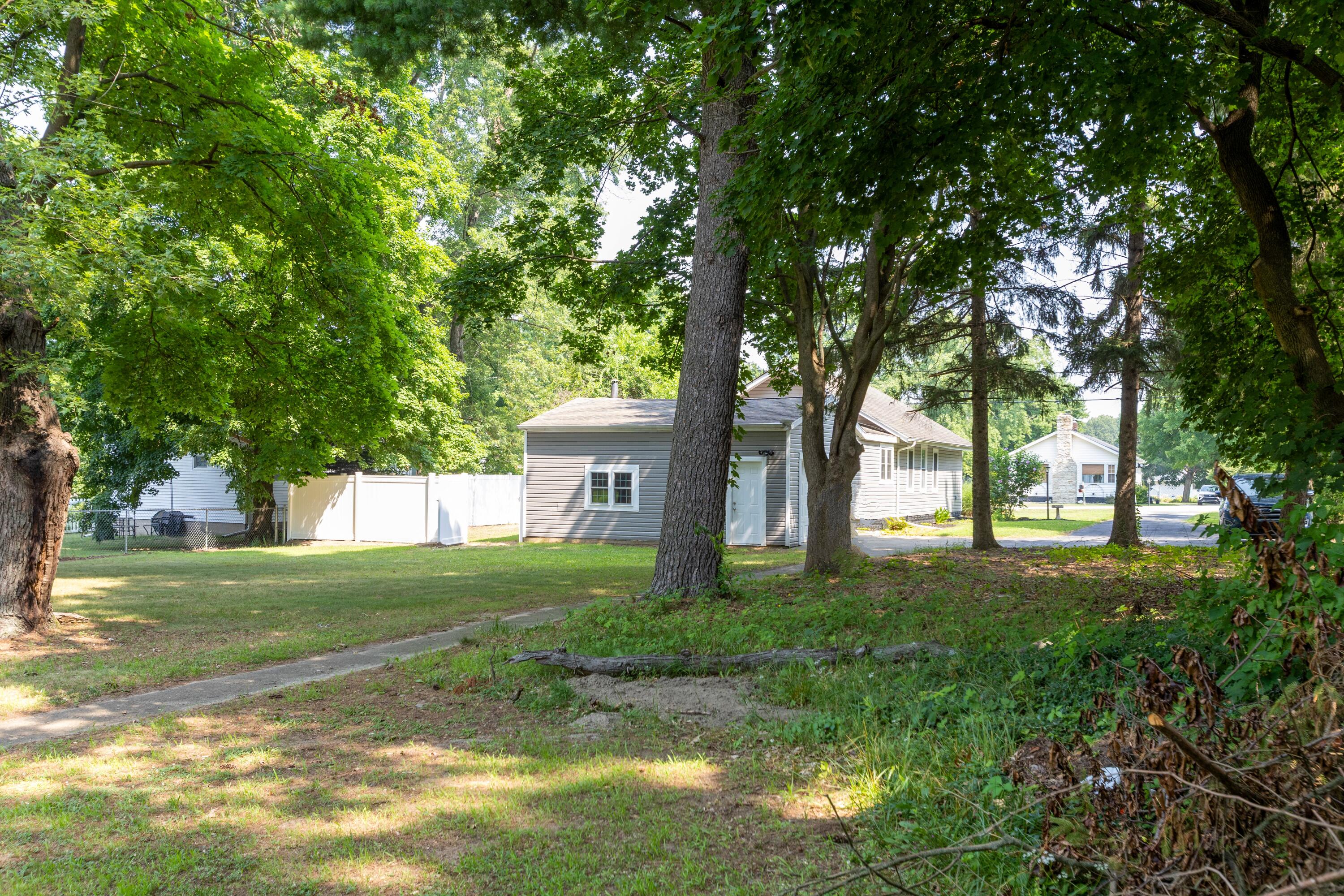 206 East Bertrand Road Niles, MI 49120 - Photo 7 of 27 206 E Bertrand Niles MI 49120 MLS SkyVib