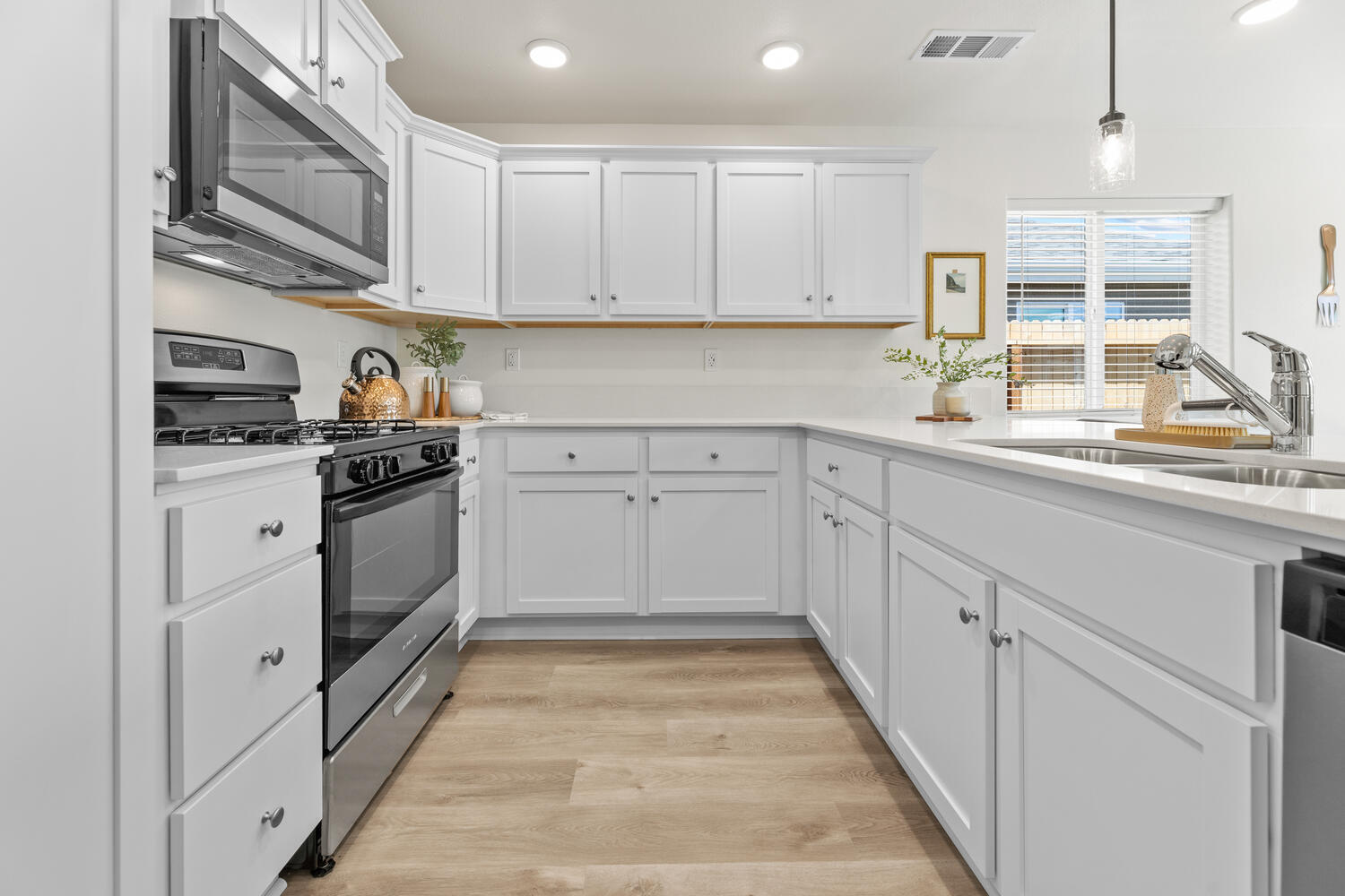 30766 Azalea Road Visalia, CA 93291 - Photo 6 of 12 Acacia 5