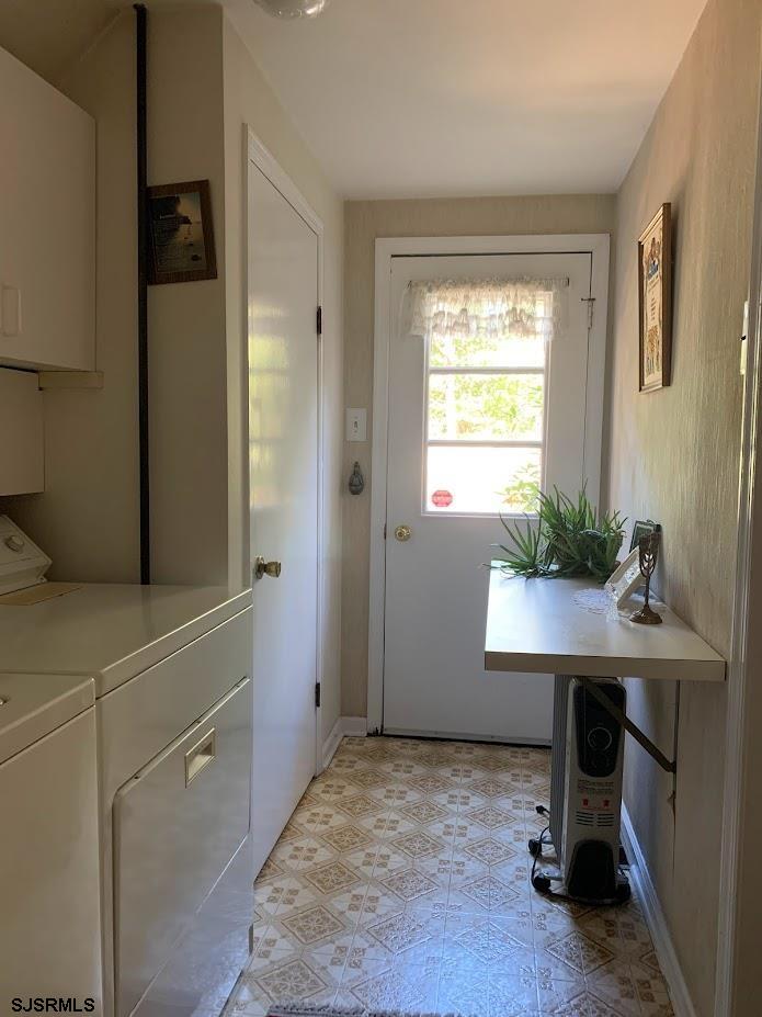 16 Greenbriar Road Marmora, NJ 08223 - Photo 17 of 37 a room with window and wooden floor