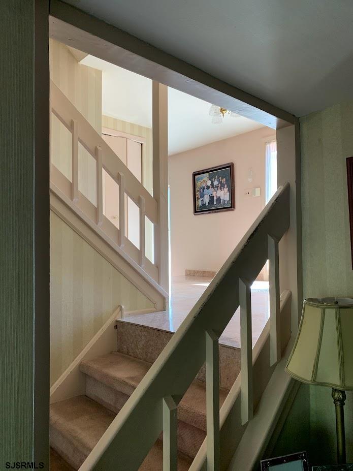16 Greenbriar Road Marmora, NJ 08223 - Photo 23 of 37 a view of entryway