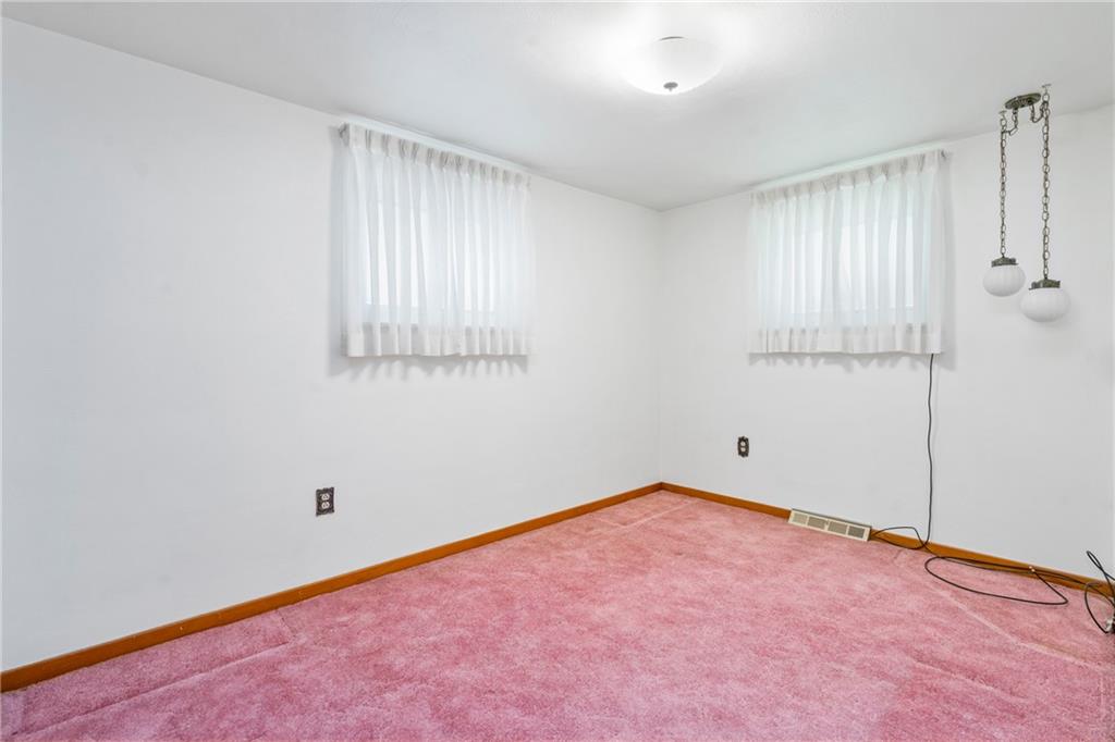 1046 Sun Valley Road Irwin, PA 15642 - Photo 14 of 26 Gallery Image 14