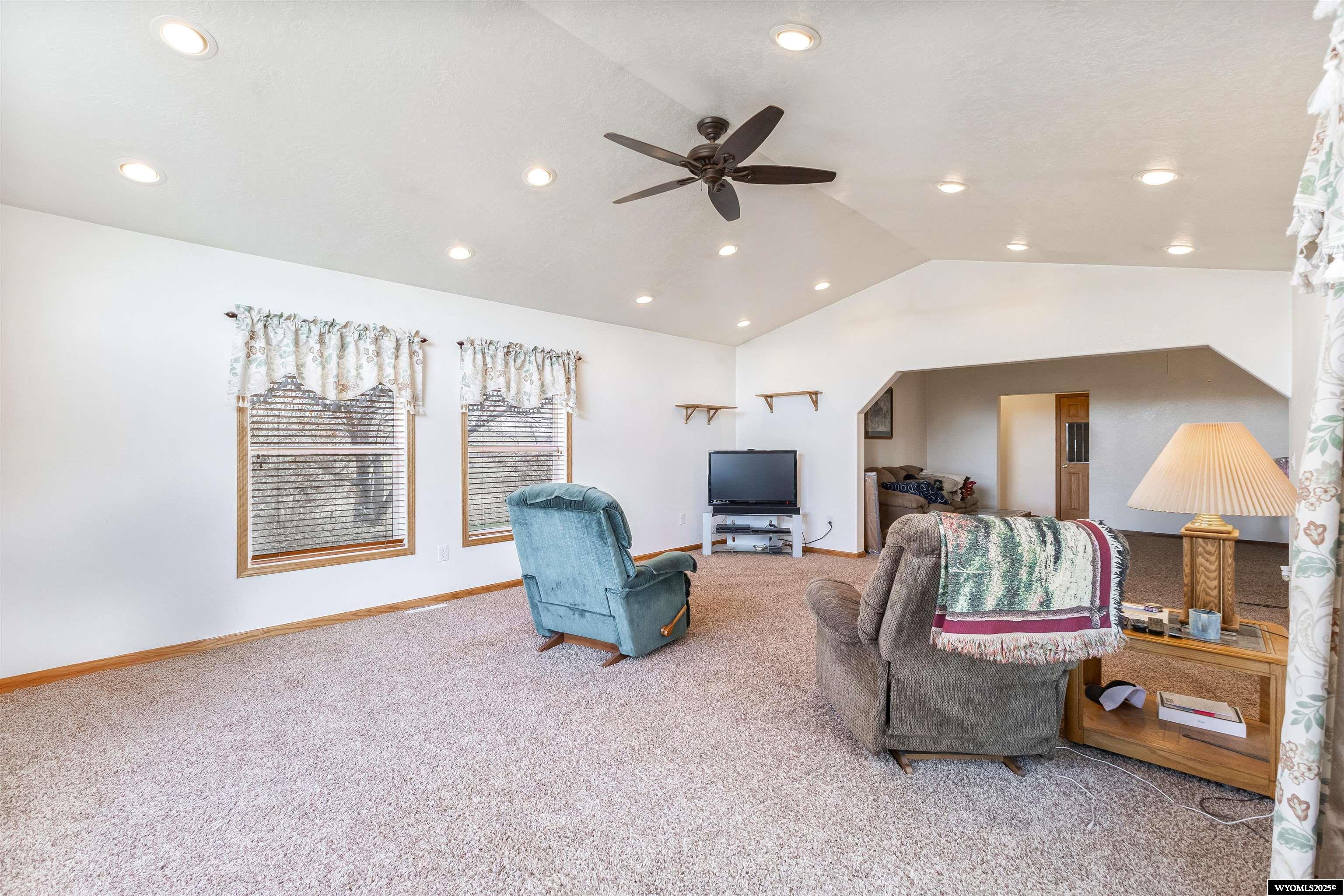 237 Winton Road Rock Springs, WY 82901 - Photo 3 of 50