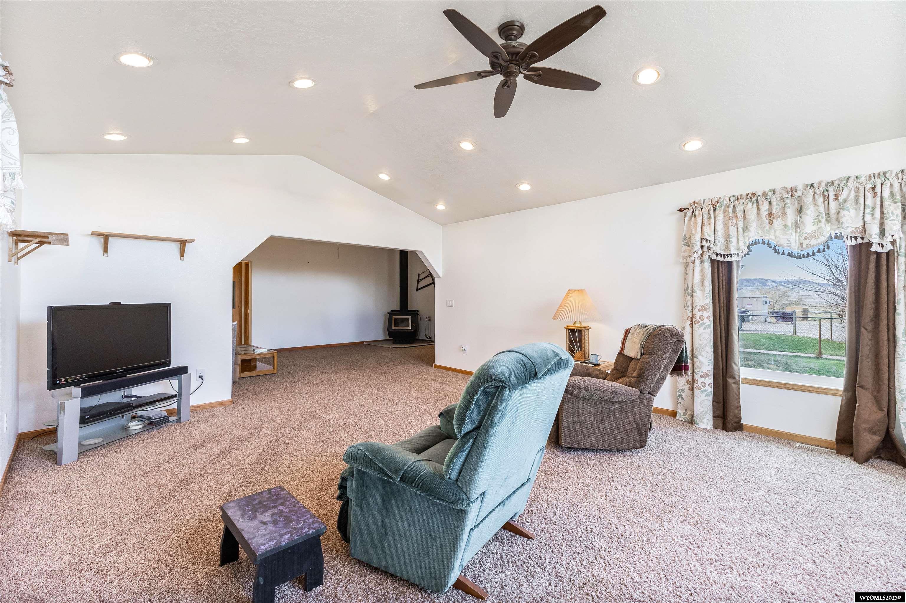 237 Winton Road Rock Springs, WY 82901 - Photo 4 of 50