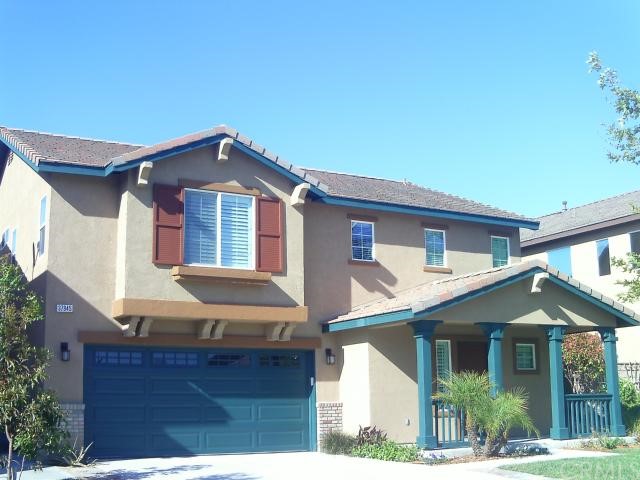 CUTE HOME FRESHLY PAINTED!