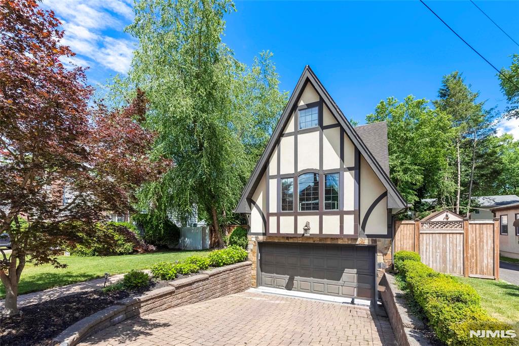 86 George Street Tenafly, NJ 07670 - Photo 3 of 39
