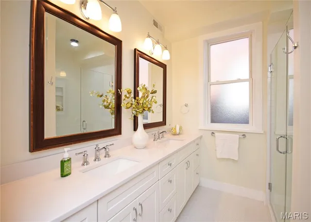 $399,000 | 4271 Russell Boulevard, St. Louis, MO 63110