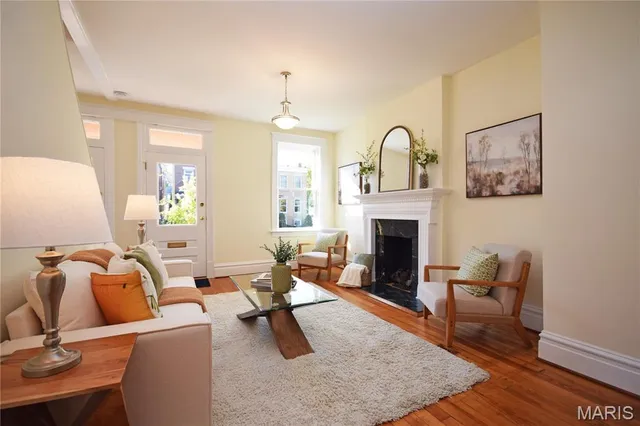 $399,000 | 4271 Russell Boulevard, St. Louis, MO 63110