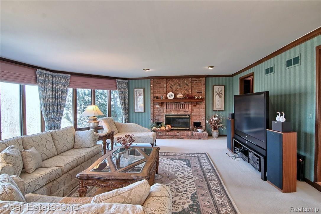 3362 Greenspring Lane Rochester, MI 48309 - Photo 5 of 40 Great Room.jpg