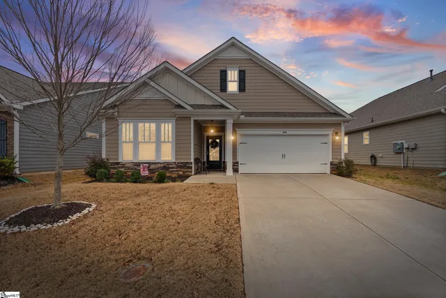 $374,500 | 607 Raleighwood Lane, Simpsonville, SC 29681