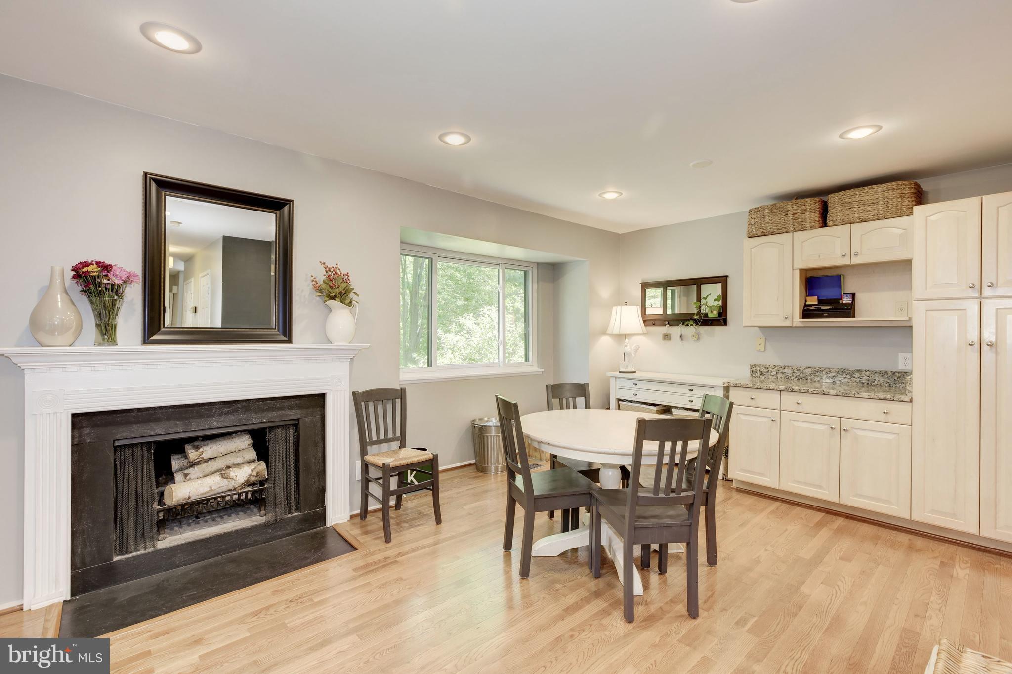 1606 Park Overlook Drive Reston, VA 20190 - Photo 8 of 30 Kitchen