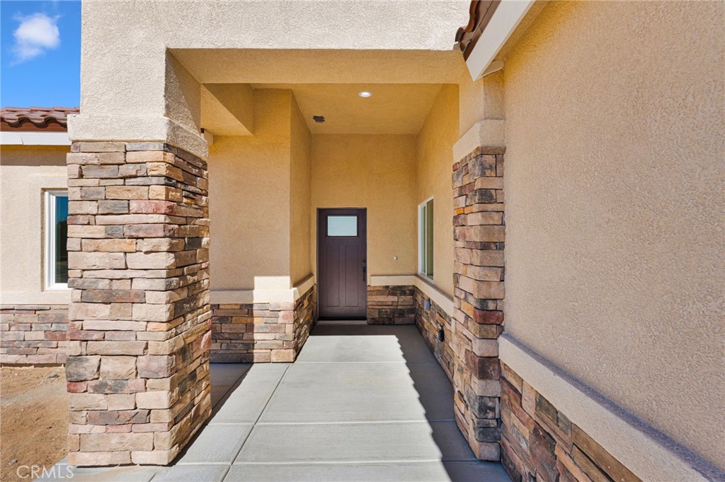 15991 Tao Road Apple Valley, CA 92307 - Photo 5 of 49