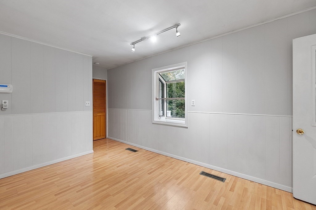 34 Bean Road Sterling, MA 01564 - Photo 12 of 28 Gallery Image 12