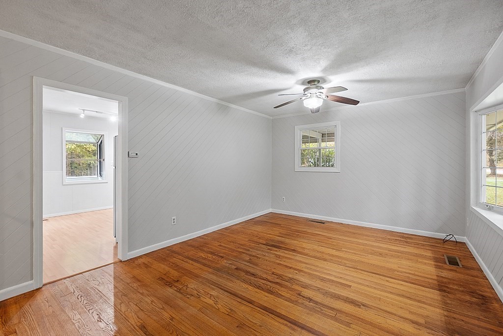 34 Bean Road Sterling, MA 01564 - Photo 6 of 28 Gallery Image 6
