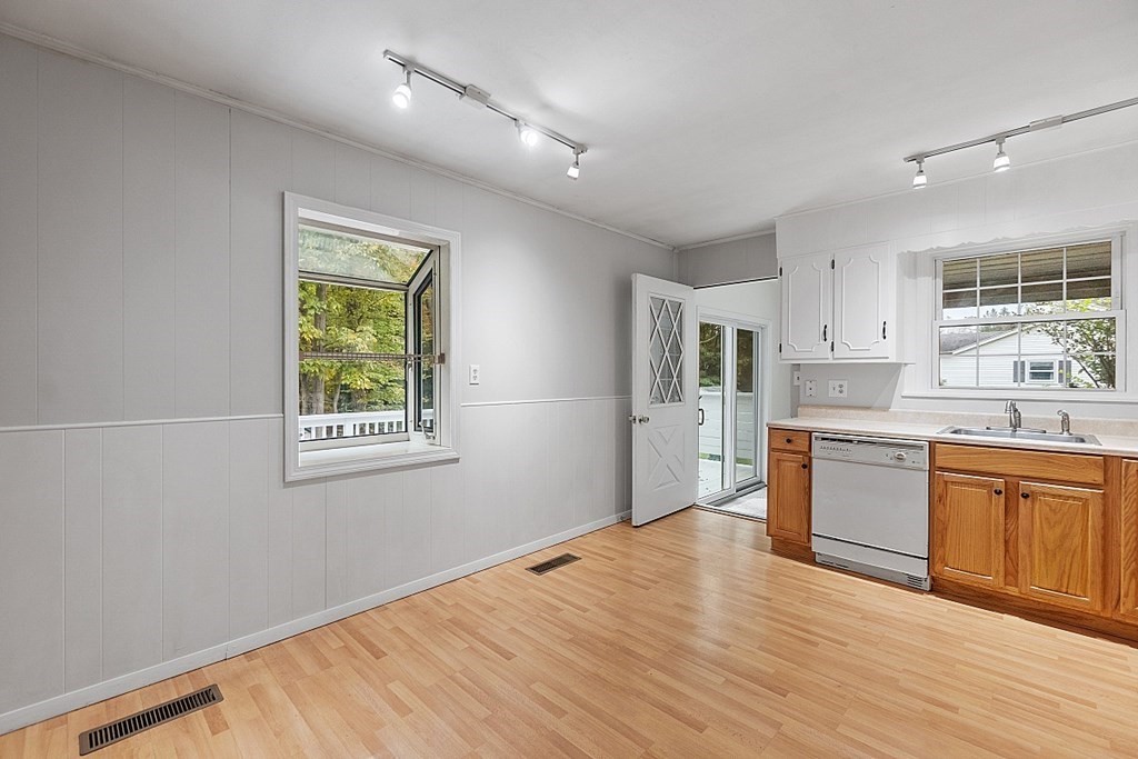 34 Bean Road Sterling, MA 01564 - Photo 9 of 28 Gallery Image 9