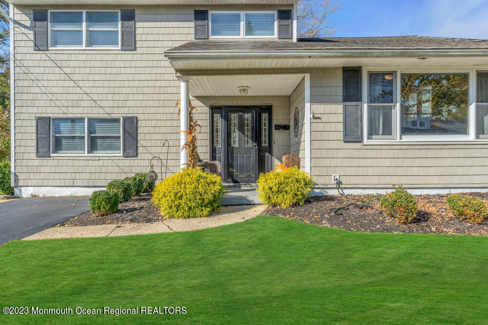 17 Eisele Avenue Asbury Park, NJ 07712 - Photo 5 of 52 a front view of a house with garden