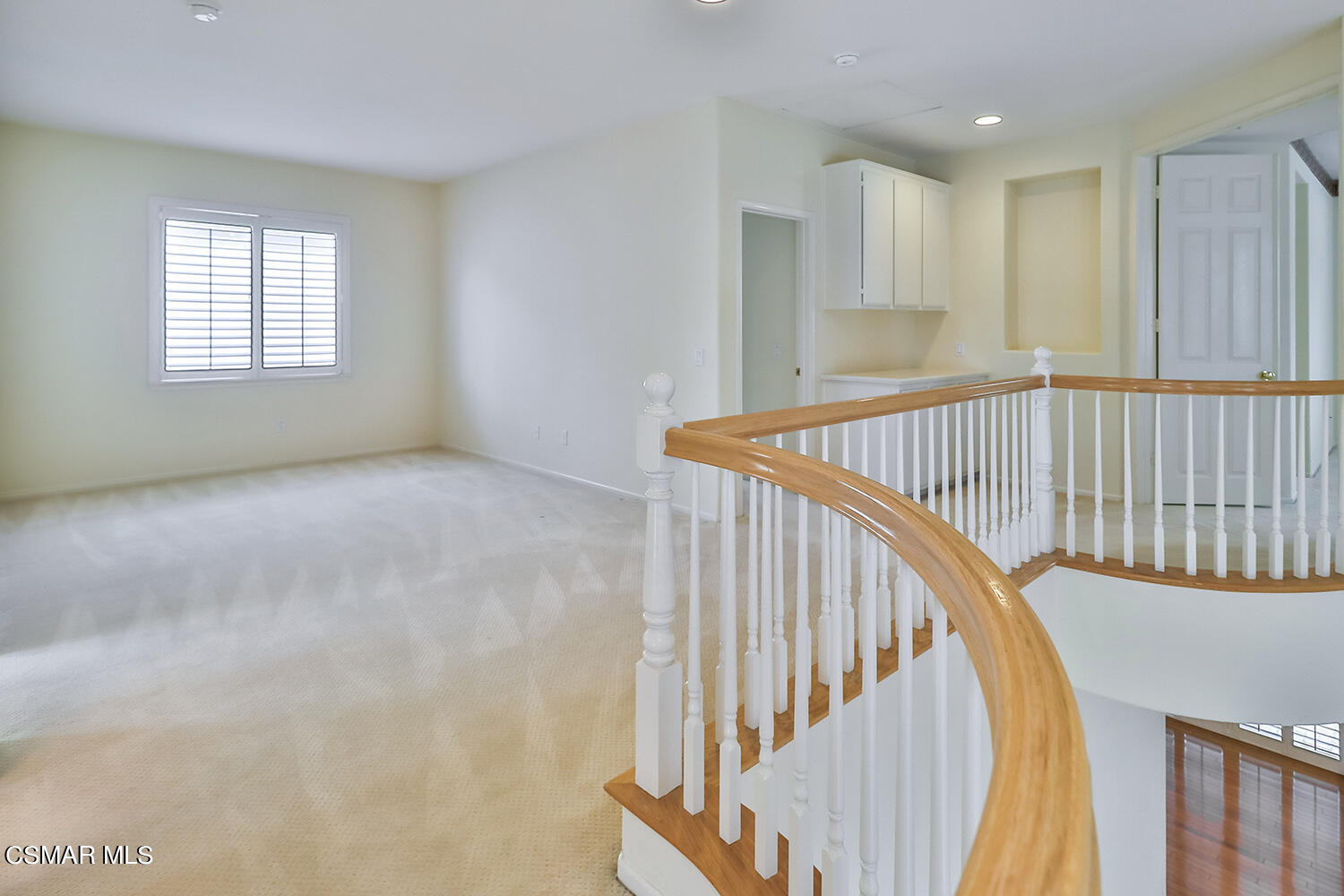 2875 Limestone Drive Thousand Oaks, CA 91362 - Photo 21 of 41 gStairs and Landing Bonus2